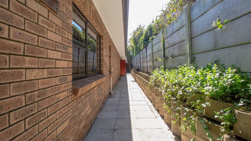 4 Bedroom Property for Sale in Kenridge Western Cape